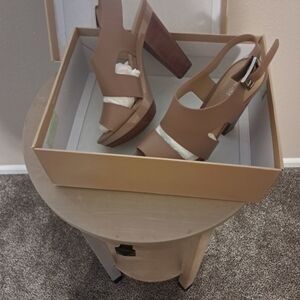 Michael Kors Platform Heels, Taupe size:7